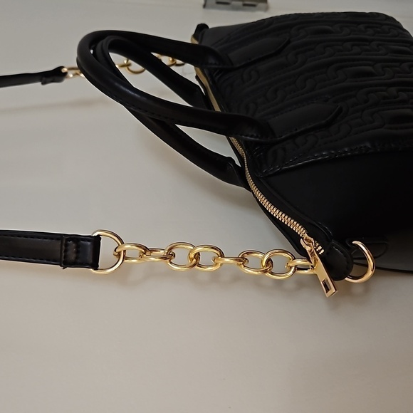 CROSSI Black Chain Link Quilted Faux Leather Hand Crossbody Bag NWOT - Picture 5 of 9